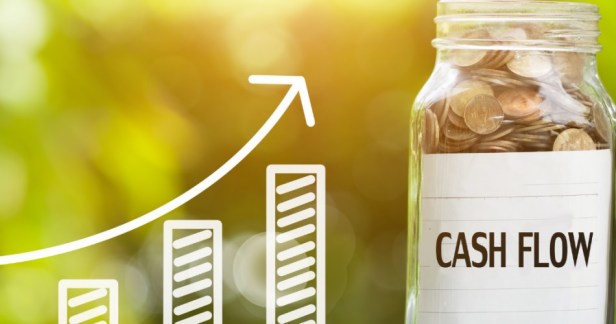How do seasonal businesses manage cash flow during off-peak&nbsp;months?